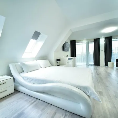 за гости десита Hotel 2*