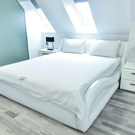 Hotel за гости десита 2*