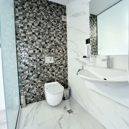 за гости десита Hotel 2*